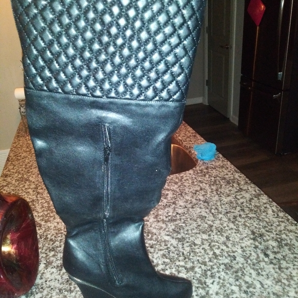 Sandals - Picture 4 of 8